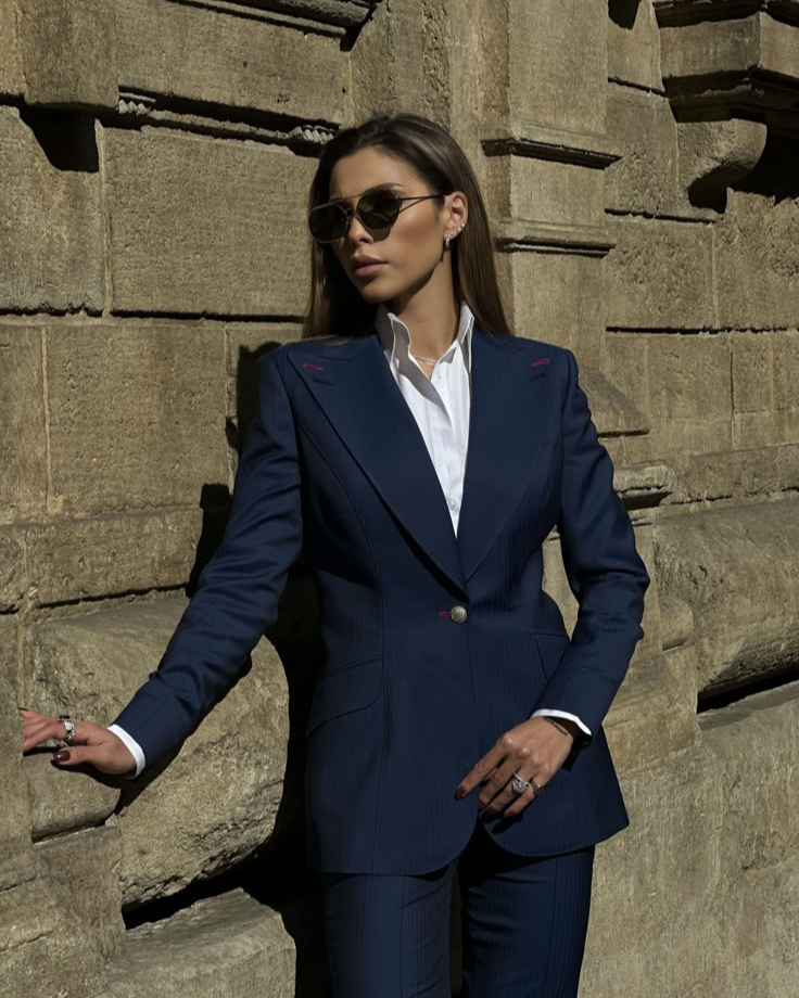 Suits Old Money Womens